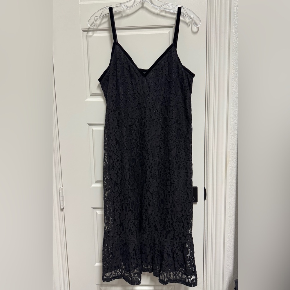 BNWT! Soprano Black Lace Dress size large Smoke free